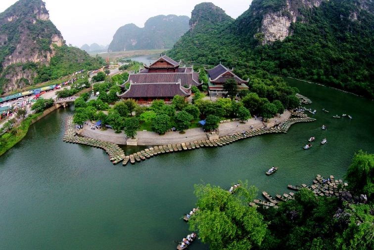 Tour Hoa Lư - Tam Cốc - Hang Múa - Bái Đính - Tràng An 2 Ngày 1 Đêm